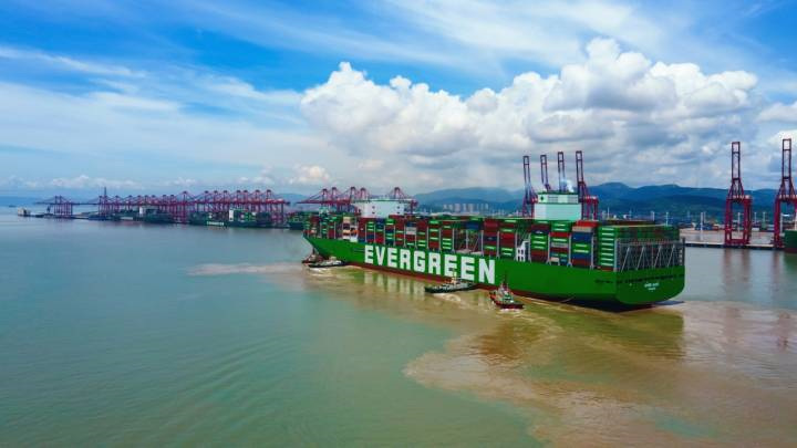Prístav Ningbo Zhoushan sa spája s najväčšou kontajnerovou loďou na svete Changyi