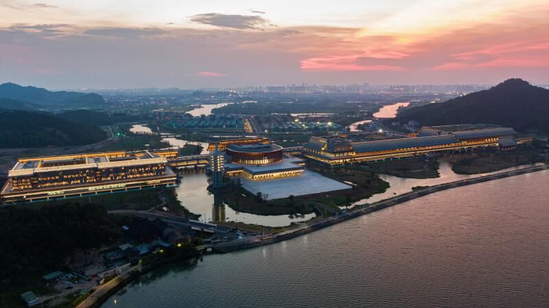 Medzinárodné kongresové centrum Ningbo sa rozsvieti