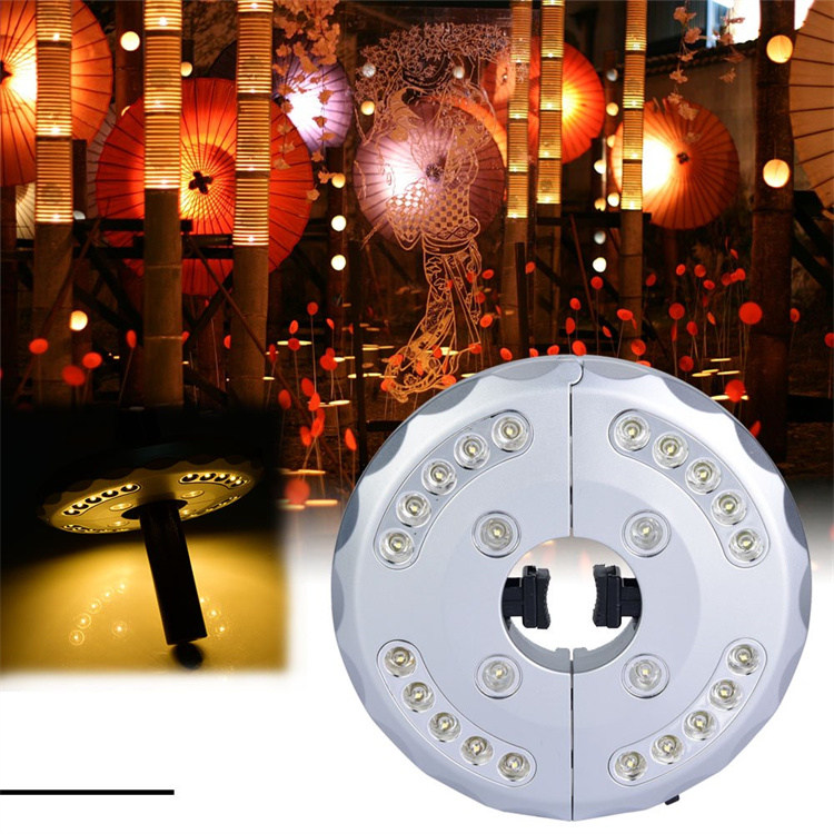 Úsporná terasová lampa so slnečníkom